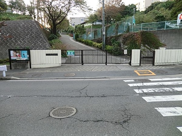 横浜市立芹が谷中学校(横浜市立芹が谷中学校まで850ｍ)