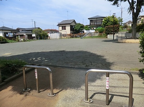 汲沢町公園(汲沢町公園まで900ｍ)