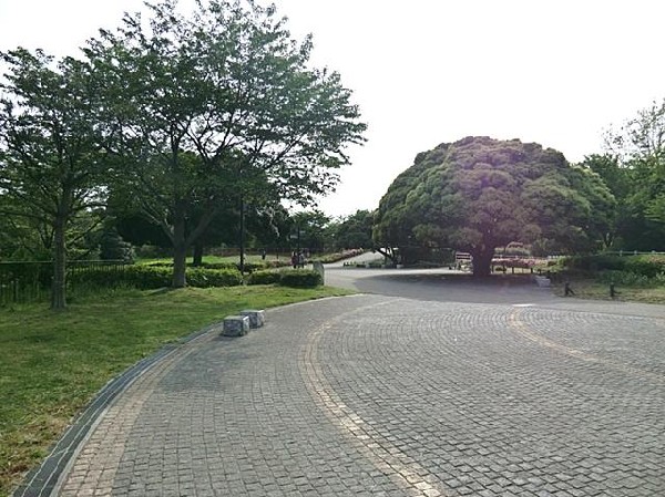 本牧山頂公園(本牧山頂公園まで400m)