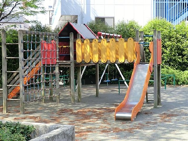 篠原西町公園(篠原西町公園まで100m 公園近くでお子様も安心して遊べます♪)