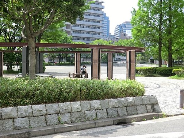 西久保町公園(西久保町公園まで650m)