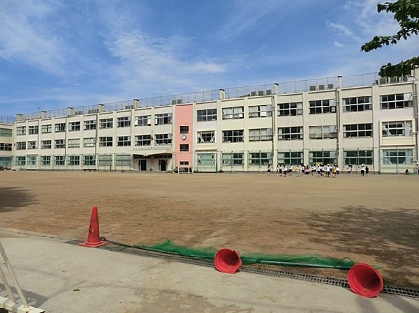 逗子市立久木小学校(逗子市立久木小学校まで1000ｍ)