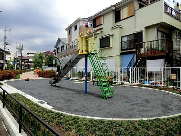 和泉町公園(和泉町公園まで59m)