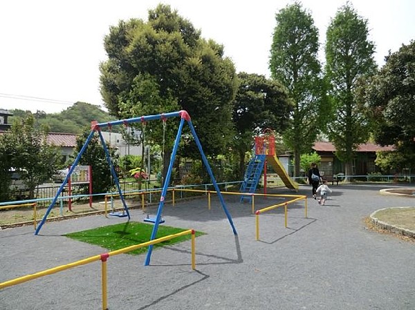 寺尾公園(寺尾公園まで450m)