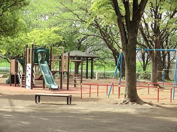 佐江戸公園(佐江戸公園まで550m)