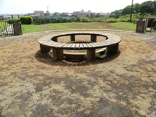 平戸みはらし公園(平戸みはらし公園まで290m 公園近くでお子様も安心して遊べます♪)