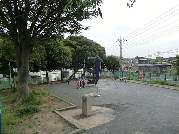 北寺尾第二公園(北寺尾第二公園まで350m)