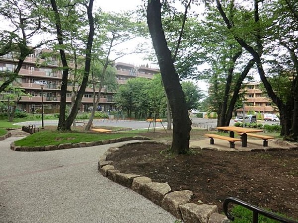 桜美林公園(桜美林公園まで1100m)
