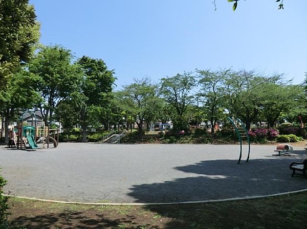 しらゆり公園(しらゆり公園まで200m)