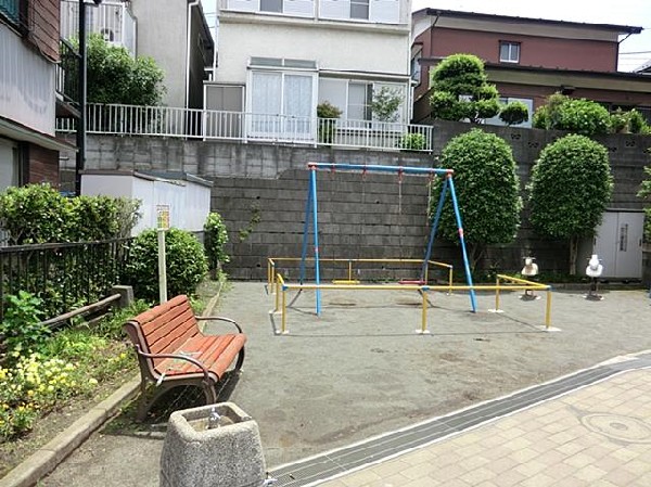 二俣川一丁目第二公園(二俣川一丁目第二公園まで120m)