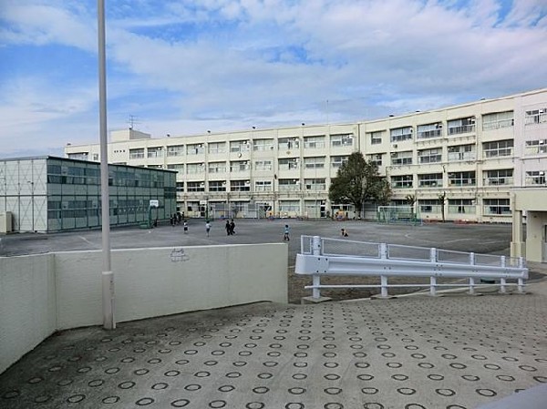 横浜市立本宿小学校(横浜市立本宿小学校まで620m)