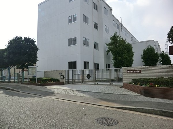 横浜市立旭中学校(横浜市立旭中学校まで750ｍ)