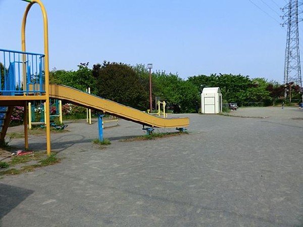 日吉公園(日吉公園まで300m)