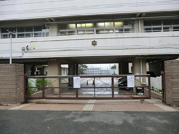 横浜市立浦島丘中学校(横浜市立浦島丘中学校まで600m)