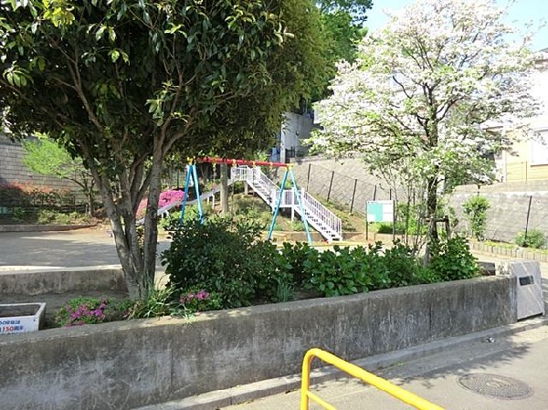 篠原東二丁目公園(篠原東二丁目公園まで450m)