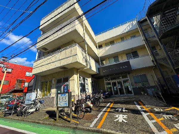 医療法人愛生会三ツ境病院(数年前に改装し、院内の介護療養型医療設備を整えて、保健・医療・福祉のバリアフリー化を進めている。)