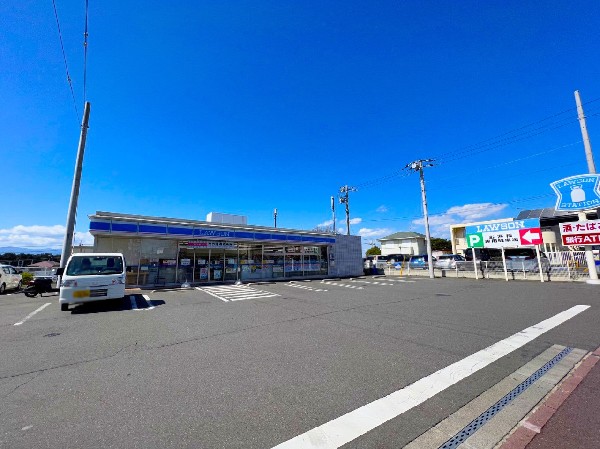 ローソン瀬谷三ツ境店(「マチのほっとステーション」をスローガンに掲げる通り、忙しい日々に「ほっ」とするひとときをもたらします。)