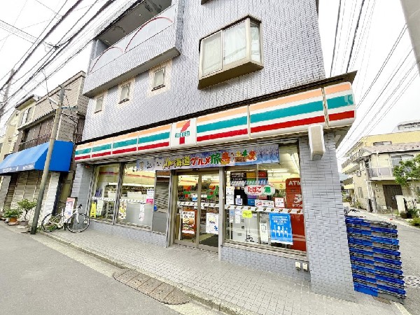 セブンイレブン苅宿店(セブンミール、お弁当に定評のあるセブンイレブン、コンビニエンスの最大手ですね。)