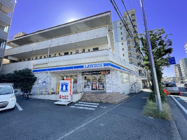 ローソン　中原木月4丁目店(「マチのほっとステーション」をスローガンに掲げる通り、忙しい日々に「ほっ」とするひとときをもたらします。)