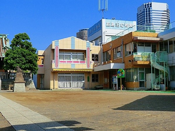 鹿島田幼稚園 (送り迎えに無理のない距離感にある幼稚園です。豊かな自然に囲まれ、園舎・園庭から子供たちの元気な声が聞こえてきます。)
