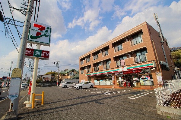 セブンイレブン町田金井入口店(セブンミール、お弁当に定評のあるセブンイレブン、コンビニエンスの最大手ですね。)