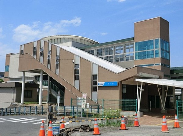 小田急多摩線黒川駅(駅の周辺にはハイテク関連企業が集まる工業団地「川崎市マイコンシティ」があり、通勤のために黒川駅を利用する人が多いようです。)