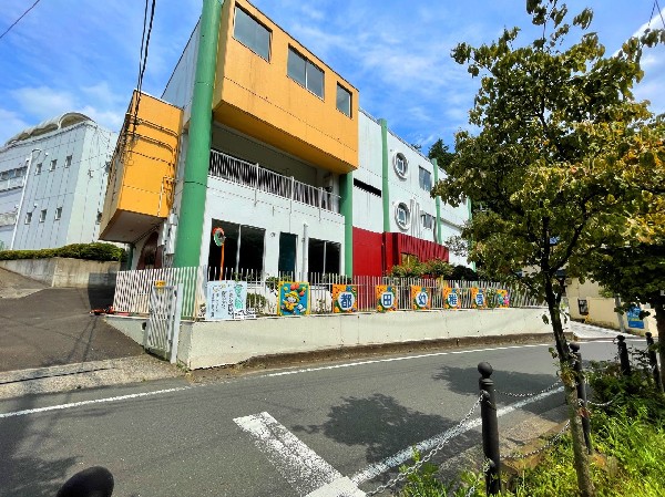 都田幼稚園(豊かな自然に囲まれた幼稚園。広い園庭でたくましく「遊び」、多くのことを「学ぶ」。)