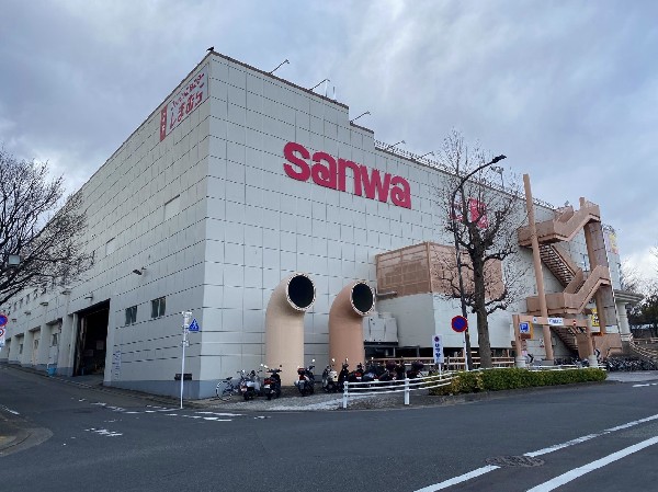 スーパー三和　稲城店(食べ盛りのお子様がいらっしゃるご家庭の強い味方、魅力の量・価格のスーパーが近くにあると、とても心強いです。)