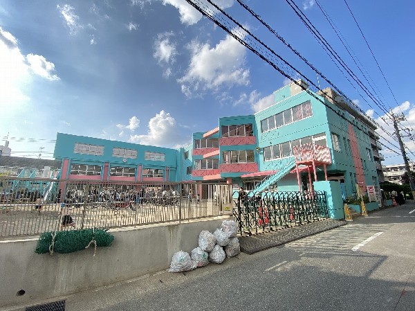 川崎たまがわ幼稚園(「ひろい心・ゆたかな創造性・すこやかな体」を養い、「食育」を保育の基盤としている幼稚園。)