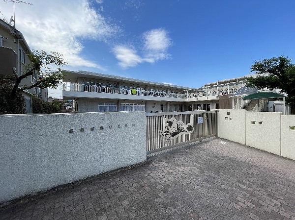 青葉保育園(豊かな自然に囲まれ、園舎・園庭から子供たちの元気な声が聞こえてきます。)