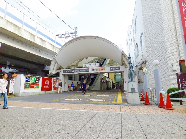元住吉駅(「元住吉」駅のブレーメン通りにはたくさんのお店が並んでおり、東横線の中でも住みやすいと評判の駅です。)