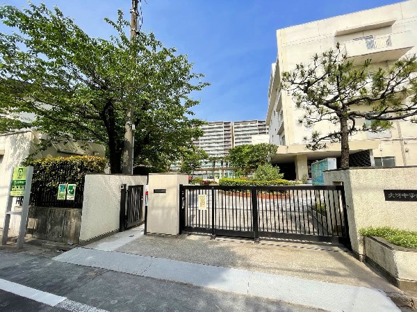 大師中学校(成長の過程でより濃い時間を過ごす3年間。ここで過ごす時間は、お子様にとって、とても大切な思い出となるはずです。)