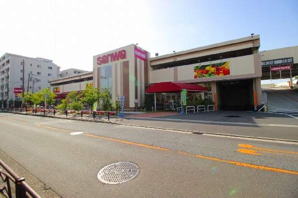 スーパー三和　川崎遠藤店(9時～22時までの営業時間の大型スーパー。お客様の笑顔のために地域密着だから出来ることがモットー)