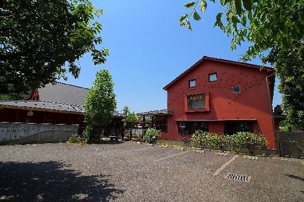 ひらお保育園(身体と心が育つ土台となる生活づくりを、家庭とともに築いていきます。広場事業や地域交流なども積極的に行っています。)