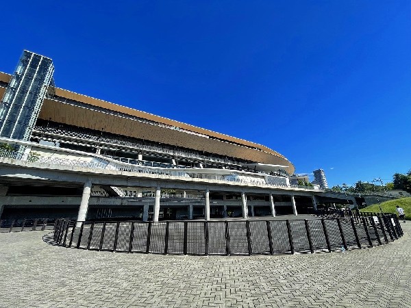 Uvanceとどろきスタジアム by Fujitsu(Jリーグの川崎フロンターレのホームスタジアムです。武蔵中原駅や武蔵小杉駅などからバスや徒歩でアクセスできます。)