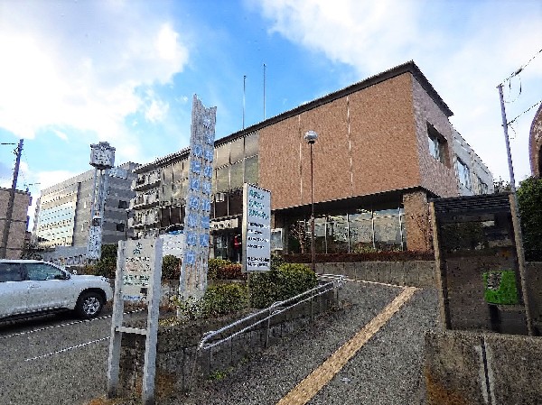 宮前区役所 向丘出張所(開庁時間は、月～金曜日 午前8時30分～午後5時（祝休日・12月29日～1月3日を除く）)