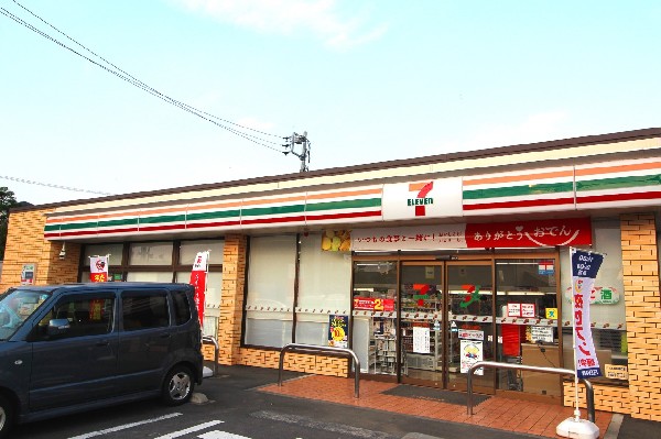 セブンイレブン 横浜市ヶ尾東店(特にお弁当等の惣菜で一歩先を行くセブンイレブン。一昔前と比べると格段に美味しい！会社帰りに立ち寄れる立地は嬉しい限り！)