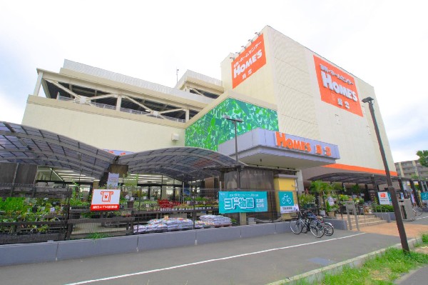 島忠ホームズ港北高田店(家庭用品から家具、家電製品、ペット関連などを取り扱っており、約300台の大型駐車場完備！)