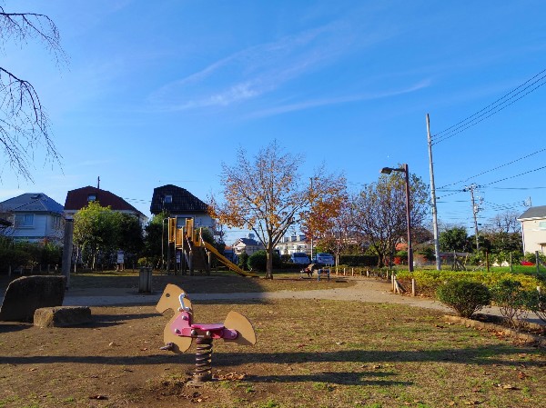 みやっぱら公園(住宅街らしく近隣には公園が複数ありますので、お子様にも嬉しい住環境です。きっと、お気に入りの公園がみつかるはずです。)