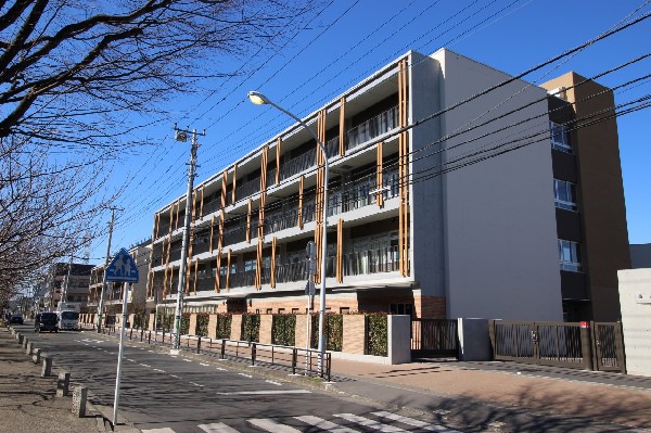 大谷戸小学校　(大きな心で　がんばる子　やさしい子　ともだちいっぱい　大谷戸。)