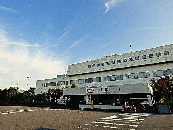 北部市場(私たちの食生活に欠かすことの出来ない野菜や果物、魚介類などの生鮮食料品等を、安全・安心、適正な価格で安定供給している、食の流通拠点です。)