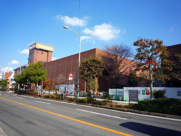 区役所(港北区役所　 区の木：ハナミズキ、区の花：ウメ、メインカラー：グリーン、人口は約35万人の港北区。)