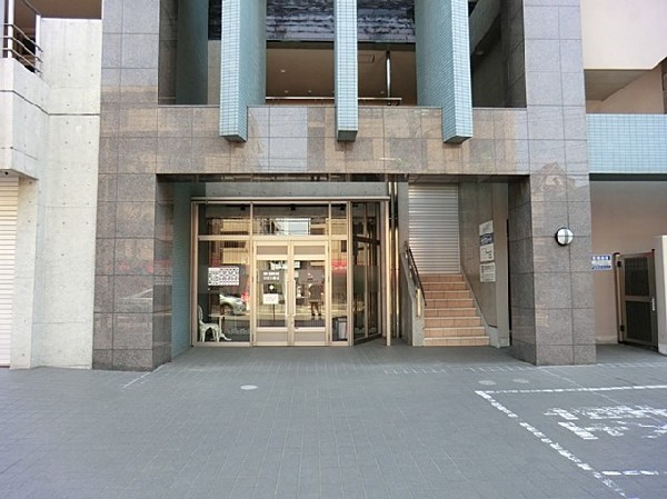 武蔵中原しくらクリニック(武蔵中原しくらクリニックは胃腸内科・外科など4科目を診療可能。)