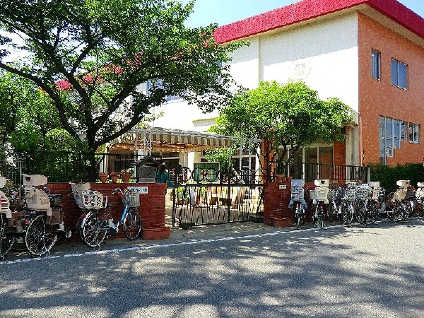 宮前幼稚園　(今この瞬間を、わくわく生き活きとびっきり輝いて生きてほしい。そんな思いで園づくりをしています。)