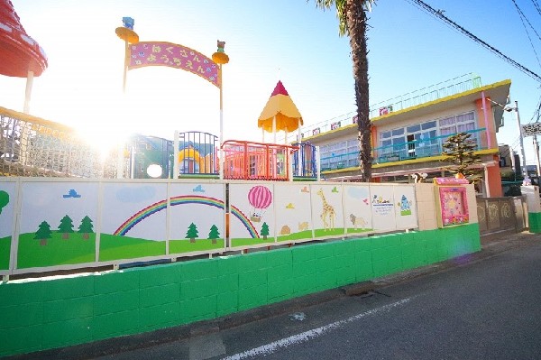 白山幼稚園　(毎日の送り迎えに無理のない距離感にある幼稚園です。園舎から子供たちの元気な声が聞こえてきます。 )