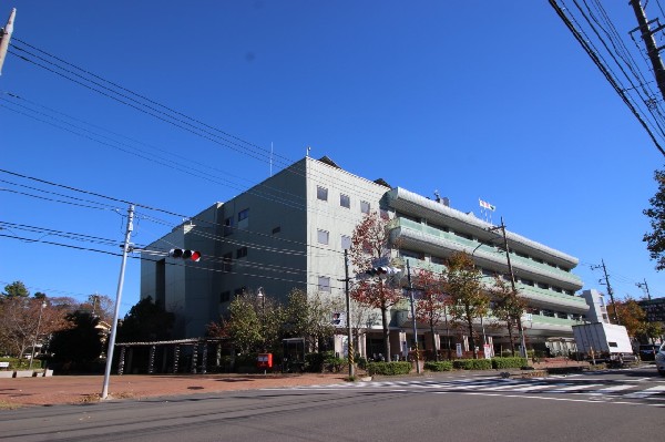 区役所(青葉区役所　引越しや出産、検診、保育園の入園、年金、税金、各種手続き等々、節目で必ず行く必要がある区役所。)