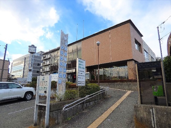 宮前区役所 向丘出張所(開庁時間は、月～金曜日 午前8時30分～午後5時（祝休日・12月29日～1月3日を除く）)