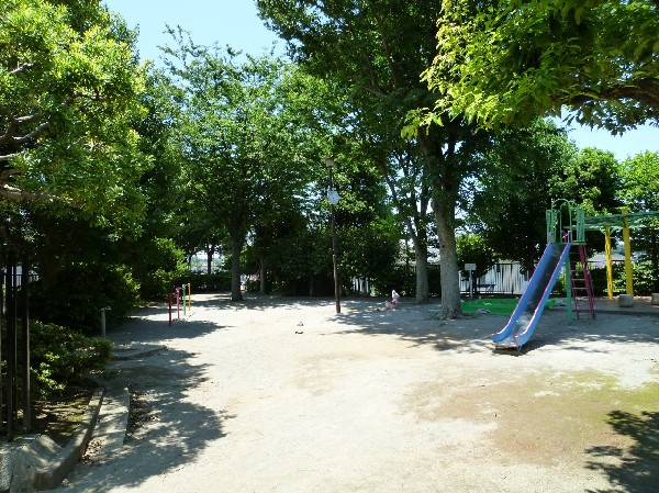 金程夕木公園(季節の移ろいを感じられます。四季を感じ、ジョギングをしたり、お子様と一緒に遊べる公園です。お庭感覚ですので、お子様も伸び伸び成長してくれますね)
