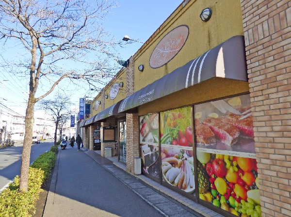 フレスコ ベンガベンガ 長沢店　(食の安全・安心はもちろん、旬や美味しさへのこだわりを持ち続け、地域のお客様へ「おいしい毎日」をお届けいたします。)