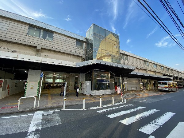 綱島駅　(再開発で注目の街「綱島」。東横線の通勤特急・急行停車駅で、横浜へ9分、渋谷へ22分、通勤通学にアクセス便利です。)